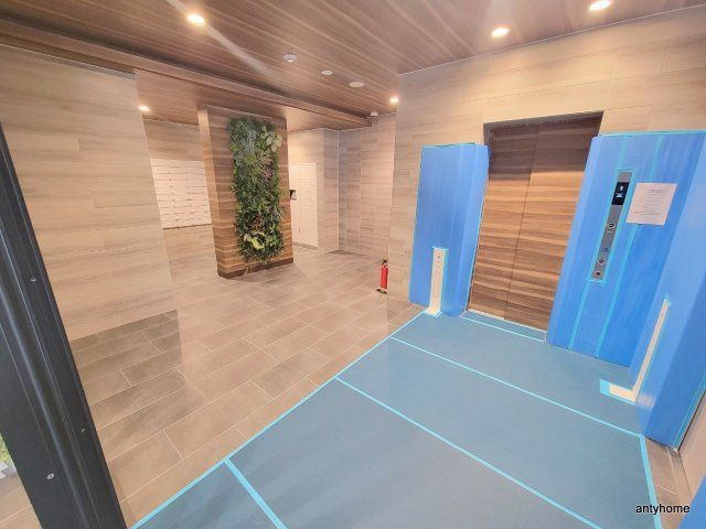 アプリーレ西本町　仲介手数料無料のロビー