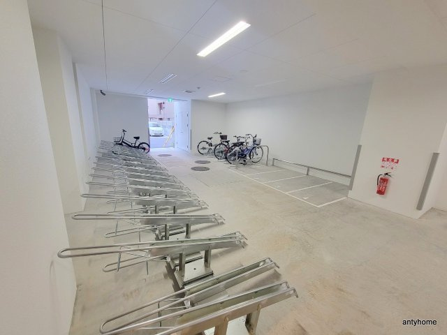 アプリーレ西本町　仲介手数料無料の駐車場