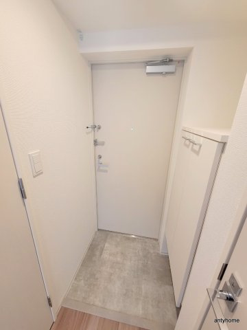 アプリーレ西本町　仲介手数料無料の玄関