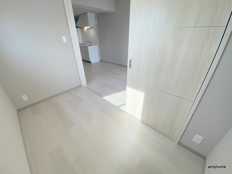 リヴェント難波サウス　仲介手数料無料の寝室