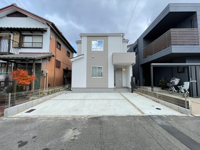 長久手市岩作平地3期｜名古屋市の戸建ならホームアップの駐車場|並列2台駐車可能