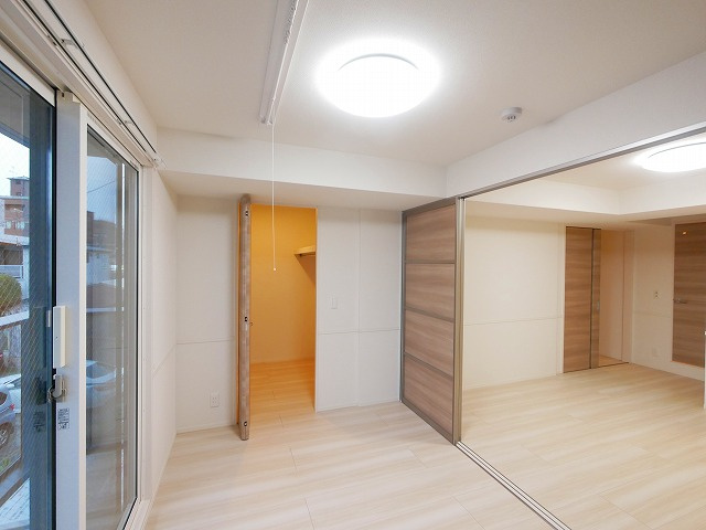 ラーゼン　ルーエの洋室