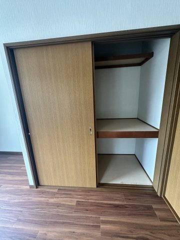 サンヒルズ江良Bの収納|大きなものも収納できそうです