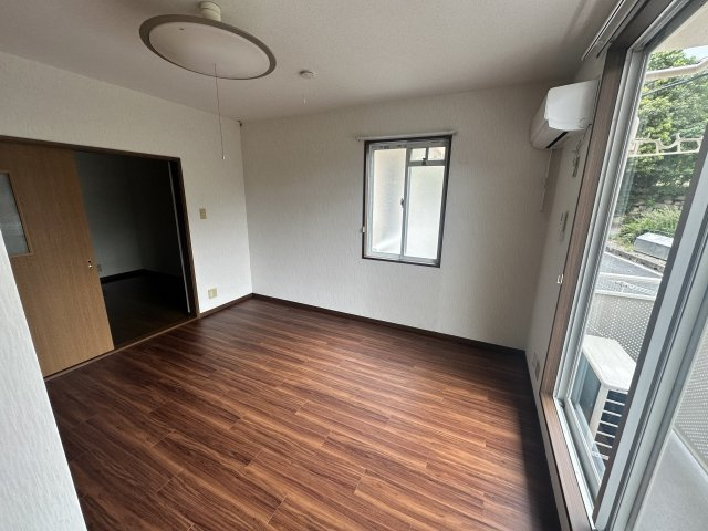 サンヒルズ江良Bの居間・リビング|ゆったり過ごせるリビングです