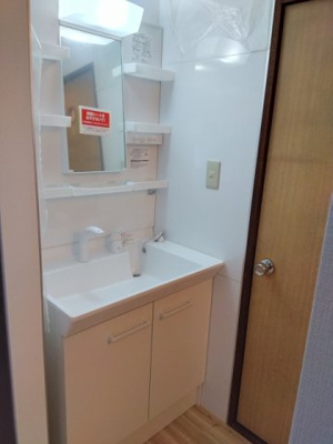 【独立洗面台】 | 山下町１丁目（７） | 新品のシャワー付洗面台