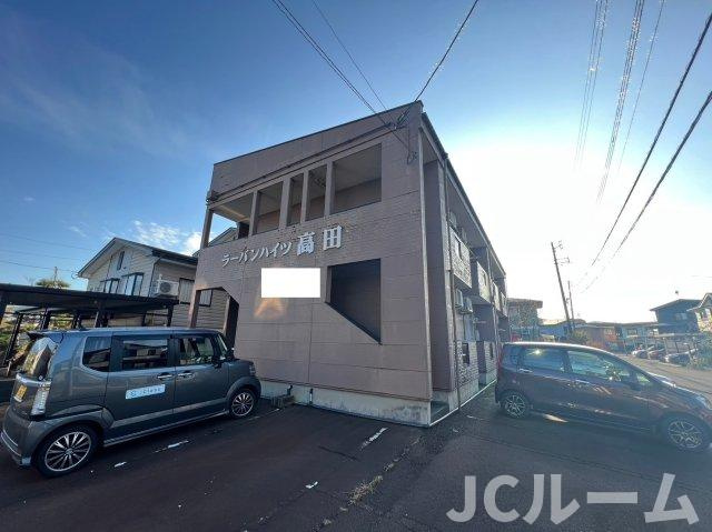 ラーバンハイツ高田の駐車場