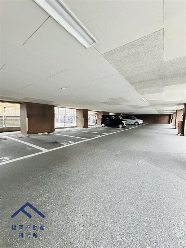 アンピール空港西の駐車場
