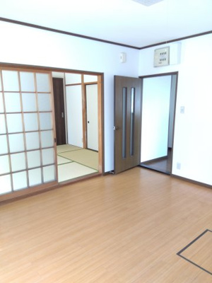 【居間・リビング】 | 鳥取市面影2丁目中古戸建て