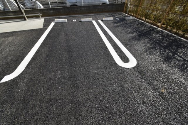 セッテ ルーチェの駐車場