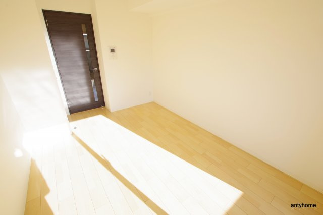 エスリード江坂江の木町　仲介手数料無料の洋室