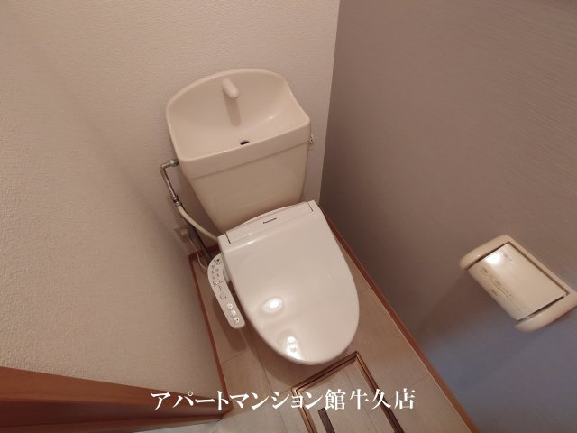 アークグレイスⅡのトイレ|もちろん温水洗浄暖房便座です（デザインクロス仕様）