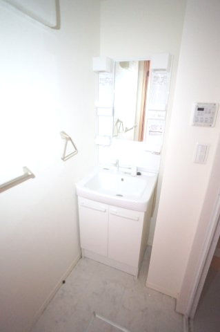 グラシア津田沼Ⅰの独立洗面台