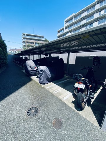 サングレート別府の杜アルカンフォールの駐車場