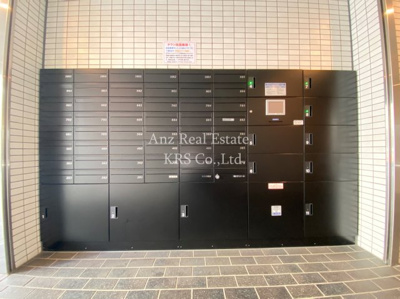 【その他共用部分】 | プレサンス南堀江スタイルズ | 大切な荷物をお預かり！宅配ボックスが設置されています！