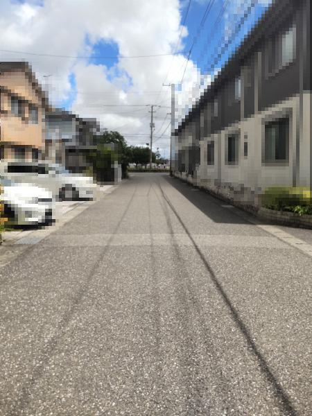高知市杉井流　中古戸建ての前面道路含む現地写真