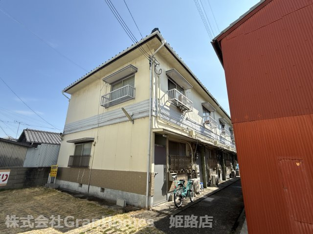 ルミナス土山の外観