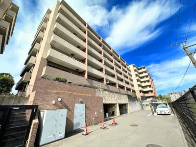 【外観】 | ◆◇クレストフォルム横浜鴨居壱番館◇◆ | ◆柔らかい陽光が差し込む明るいお部屋を演出する設計。彩光の取れる窓が気持ちの良いお部屋を創り上げます。