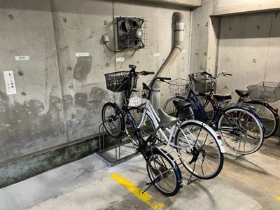 【駐輪場】 | レサージュ橋本壱番館 | マンションの駐輪場は、事前に空きがあるか確認を取ると安心です。せっかく入居したのに駐輪スペースがない！なんてことになったら大変ですよね。そこで、内見時や購入前にはまず事前に確認しておくと良いでしょう。