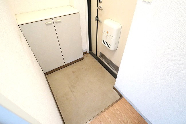 メゾン藤の玄関