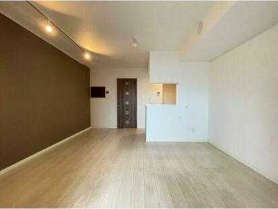 【居間・リビング】 | シャンテ・フルール | こちらのリビングで趣味の時間をお楽しみください