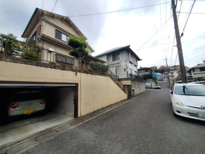 【前面道路含む現地写真】 | 亀岡　南つつじヶ丘大葉台一丁目　一戸建