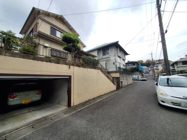 【前面道路含む現地写真】 | 亀岡　南つつじヶ丘大葉台一丁目　一戸建