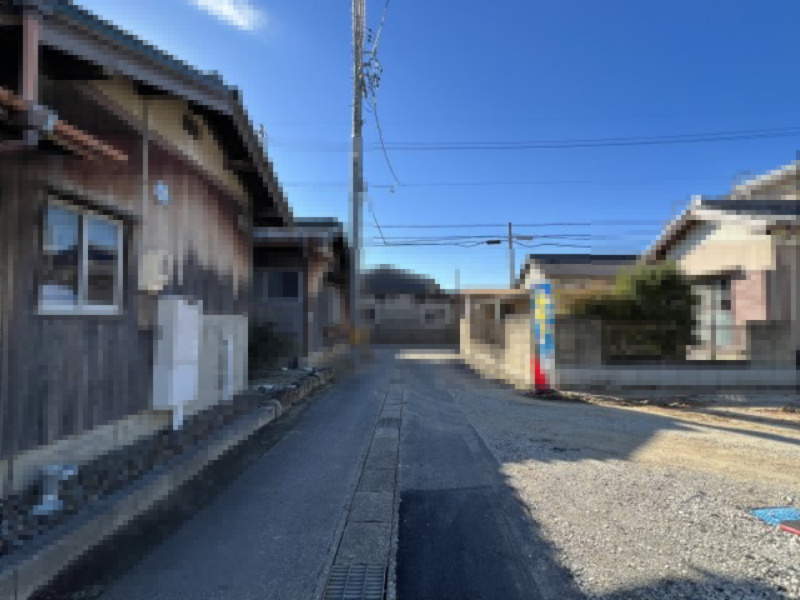 碧南市西山町Ⅴ新築戸建　6号棟の前面道路含む現地写真|碧南市西山町Ⅴ新築戸建前面道路写真です。南東側公道約2.42ｍ