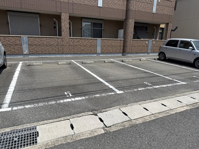 オーシャン・ステラの駐車場