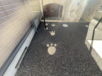 【ロビー】 | コンフォート加倉B | かわいらしいエントランスです！