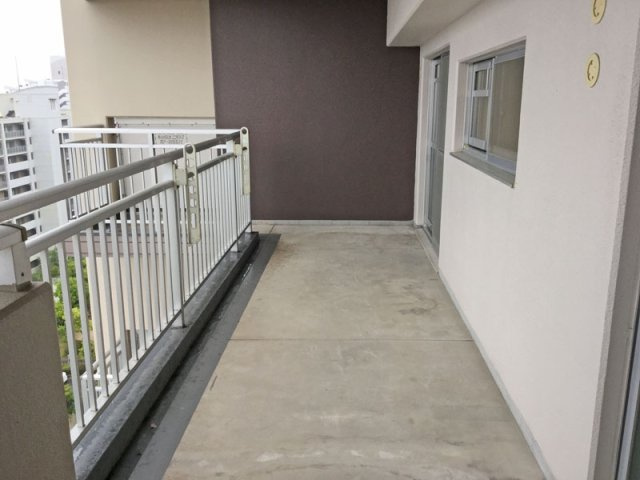 大阪市此花区酉島４丁目の賃貸マンションのバルコニー