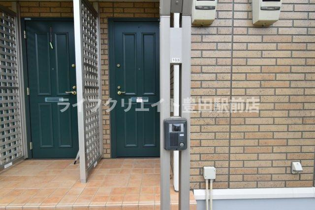 ローズコート新町のエントランス