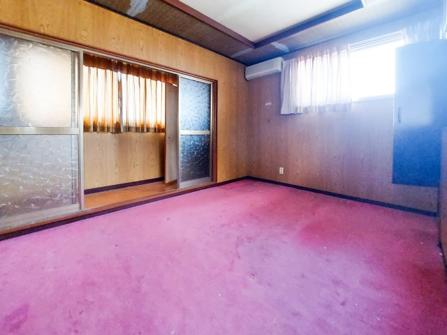 綾川町羽床上売戸建の洋室