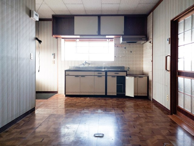 綾川町羽床上売戸建のキッチン