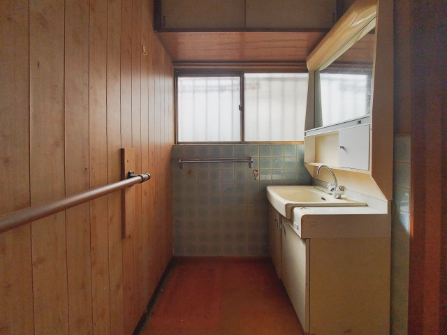 綾川町羽床上売戸建の独立洗面台