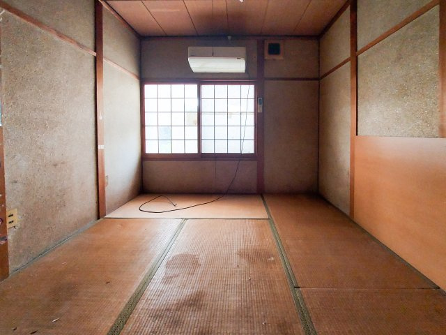 綾川町羽床上売戸建の和室