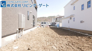 【周辺】 | 建物の南側。