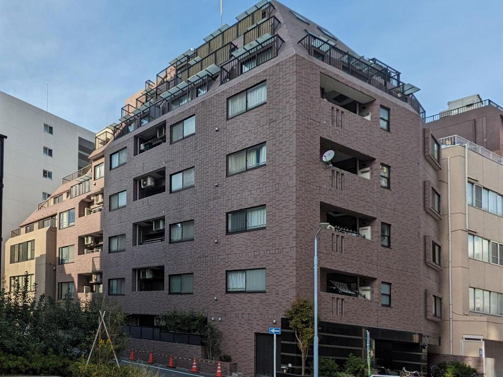 浅草橋アムフラットの外観|タイル張りの外観