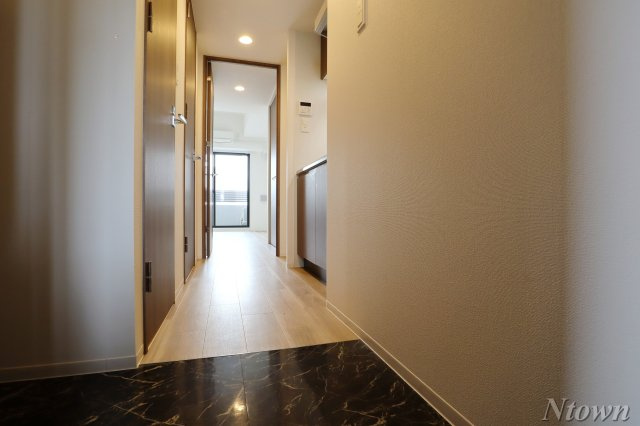 【玄関】 | S-RESIDENCE鶴舞駅前 | 落ち着いた玄関です