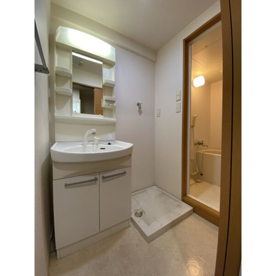 【洗面所】 | シンフォニア美野島 | 別号室の写真になります。現況優先。