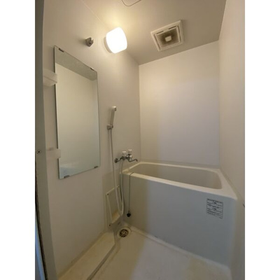 【浴室】 | シンフォニア美野島 | 別号室の写真になります。現況優先。