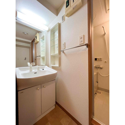 【洗面所】 | エレガンス井尻 | 別号室の写真になります。現況優先。