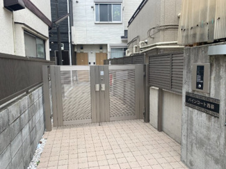 【エントランス】