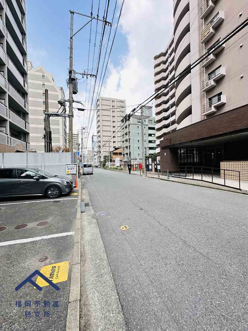リファレンス天神南の周辺
