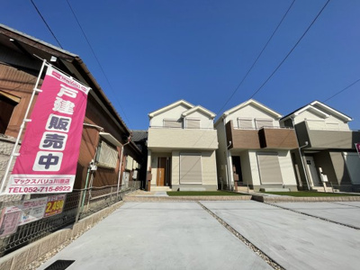 【外観】 | 中川区下之一色町８期全３棟<仲介手数料無料　正色小学校・一色中学校〉 | 撮影
社長の村田です！
自らプレイヤーとして営業しています
長年の経験と実績から皆様により良いマイホーム購入のご提案をいたします。
住宅ローンの不安や購入後の不安等何でもご相談ください。
