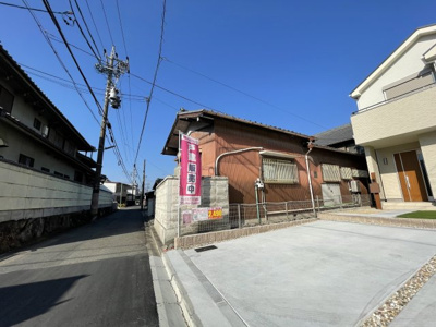 【前面道路含む現地写真】 | 中川区下之一色町８期全３棟<仲介手数料無料　正色小学校・一色中学校〉 | 撮影
社長の村田です！
自らプレイヤーとして営業しています
長年の経験と実績から皆様により良いマイホーム購入のご提案をいたします。
住宅ローンの不安や購入後の不安等何でもご相談ください。