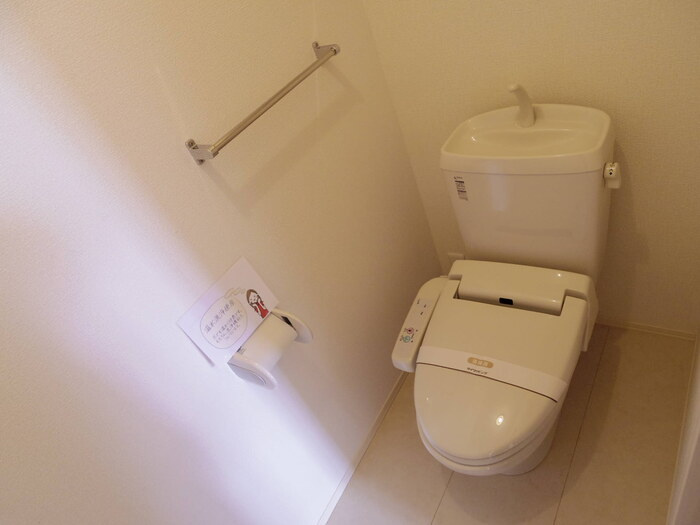 モダンコート Dのトイレ|もちろん温水洗浄暖房便座です