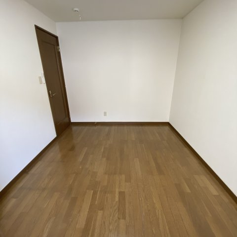 コーポプリムラの洋室|スタンダードな洋室です