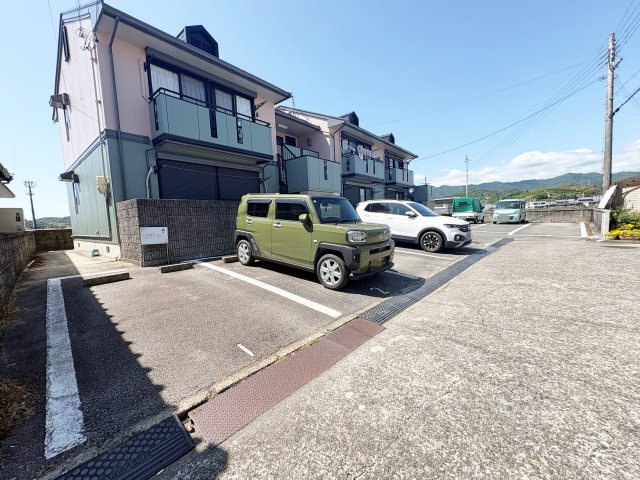 【駐車場】 | ファミール川辺