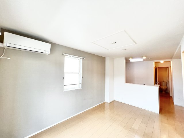 クレセントムーンの居間・リビング|※同タイプ参考写真