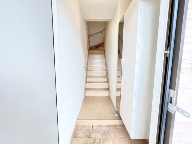 クレセントムーンの玄関|※同タイプ参考写真